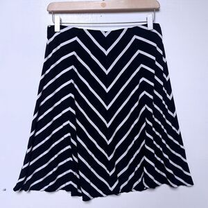 Max Studio Black White Chevron Stripe Skirt Knee Length Pull On Women's Medium